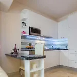 De Luxe Apartamento *
