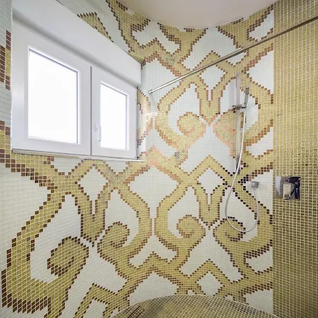 De Luxe Apartment *