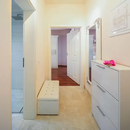 De Luxe Apartment