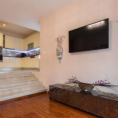 De Luxe Apartment