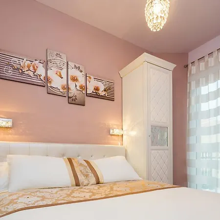 De Luxe شقة سبليت