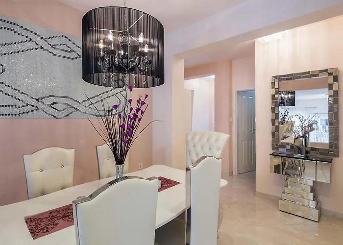 De Luxe Apartment